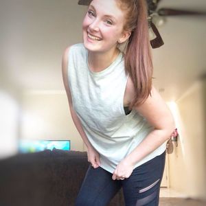 Meet your Posher, Kayla